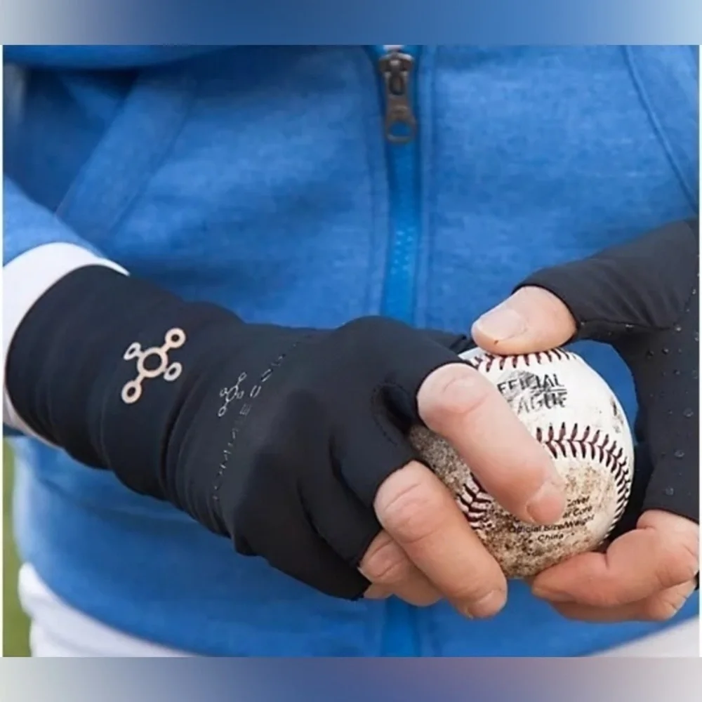 Tommie Copper Infrared Compression Glove & Wrist Pack Black Large V47167